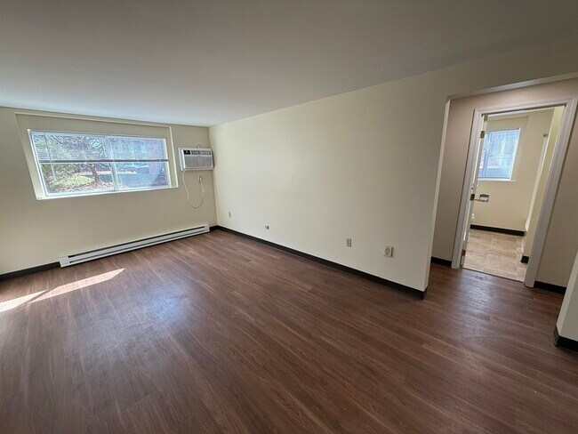 Building Photo - 93 West St