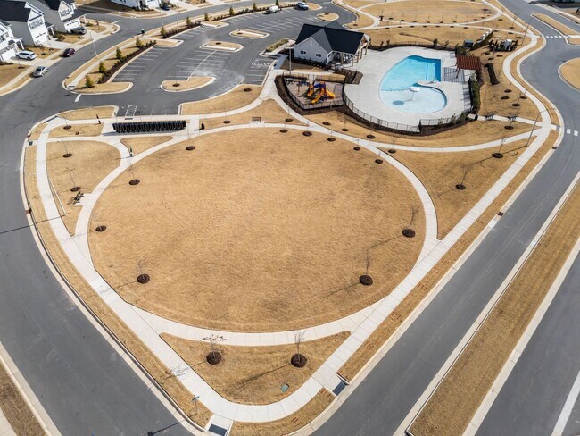 Building Photo - Charming 3BD/2.5BA Located In raleigh NC!!!