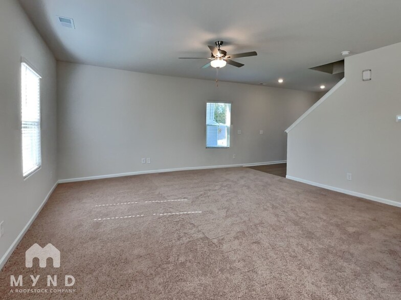 Building Photo - 138 Taverners Ln