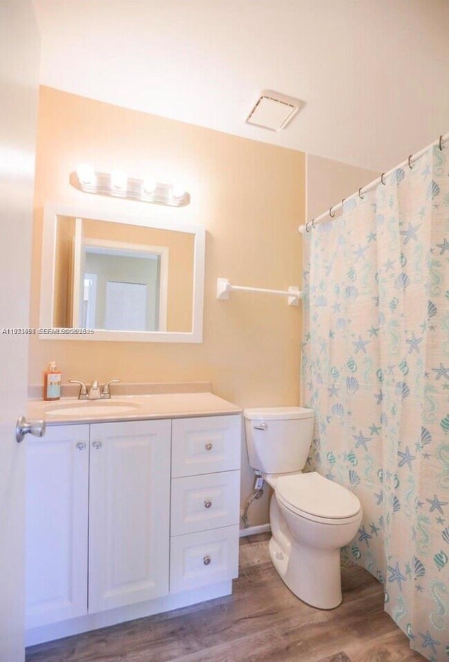 Building Photo - 250 SW Homeland Rd