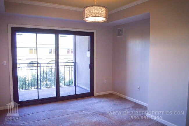 Building Photo - Downtown Condo in The Tennyson