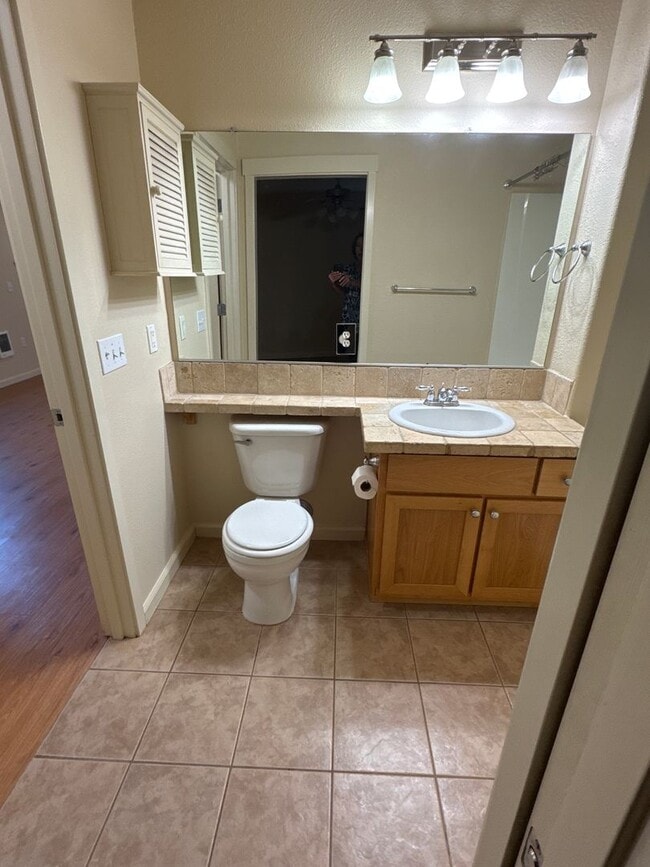 Building Photo - Beautiful 1 Bedroom 1 Bath Condo Located in Grand Oaks!