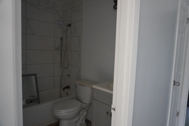 Building Photo - Andelijno Duplex Home