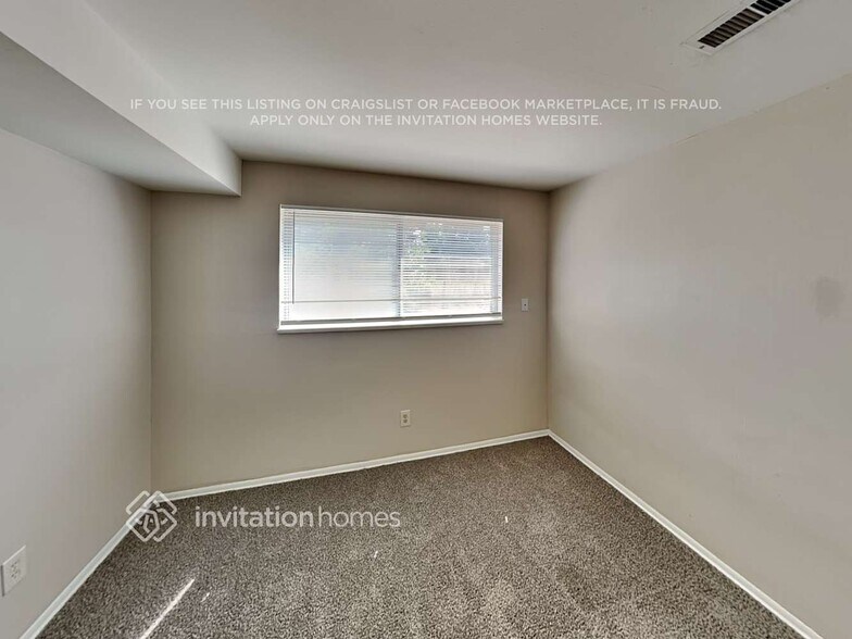Building Photo - 893 Granby St