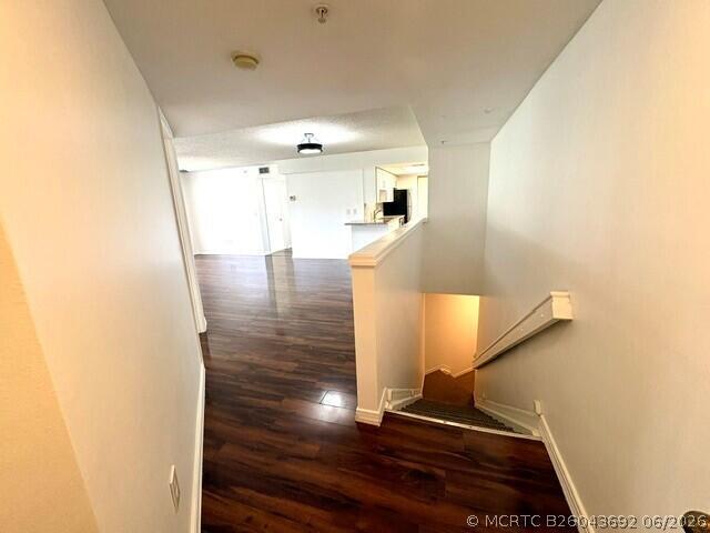 Building Photo - 100 Crestwood Ct N