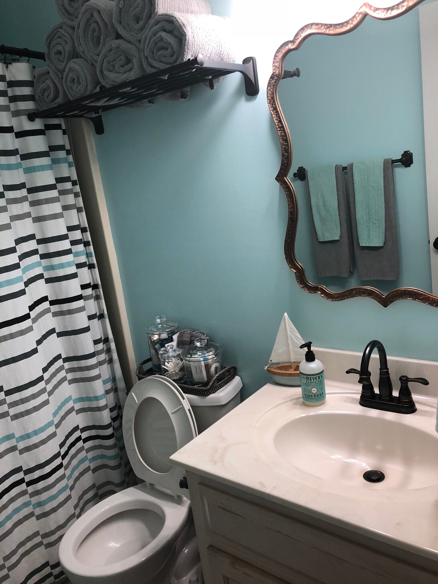 Shared Bath for Beds 2 +3 - 415 St. Ives Trace