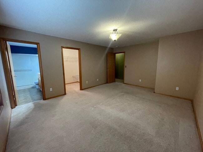 Building Photo - Two Story in Salmon Creek!