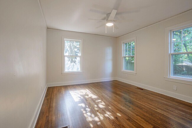 Building Photo - Updated home blends historic charm with mo...