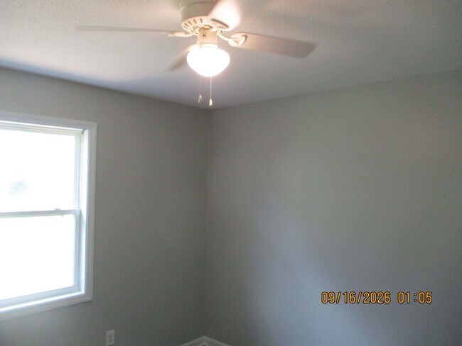 Building Photo - 2713-B Homewood Dr