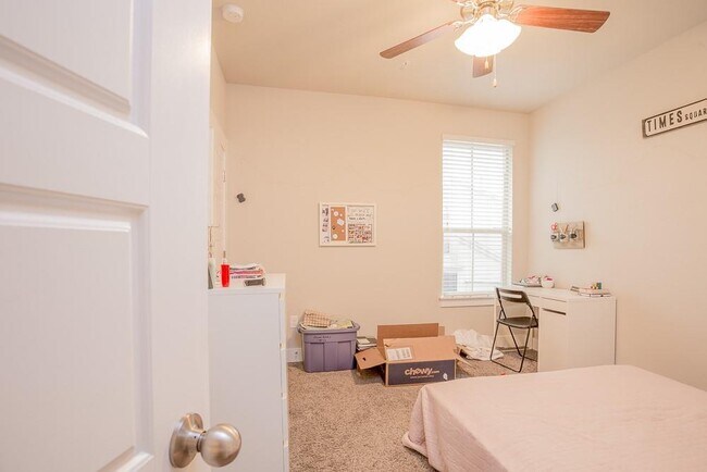 Building Photo - 7411 Pantherpaw St