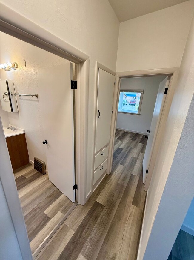 Building Photo - Approved Applicant - 2 Bedroom Newly Remod...