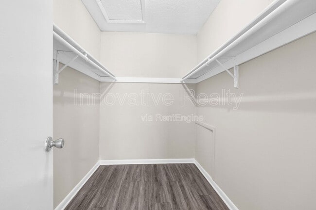 Building Photo - 5123 Curry Ford Rd