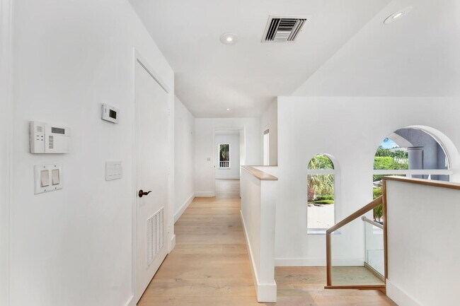 Building Photo - 1026 Seasage Dr