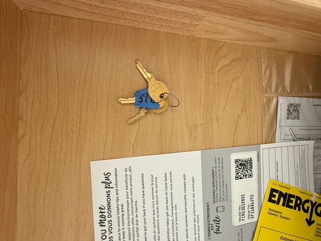 Building Photo - Springville Schools One Level 4 Bedroom / 3 Bathroom/ 3 Car Garage