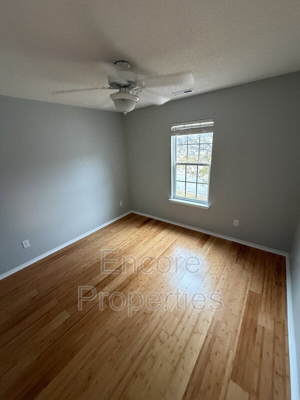 Building Photo - 6225 Saybrooke Dr