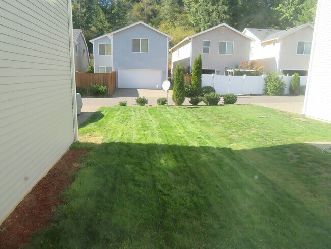 Building Photo - 1449 Burnside Pl