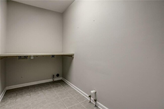 Building Photo - 128 Gold Springs Ct