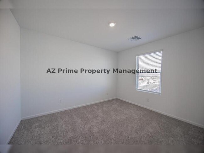 Building Photo - 334 Paseo Xing Ln