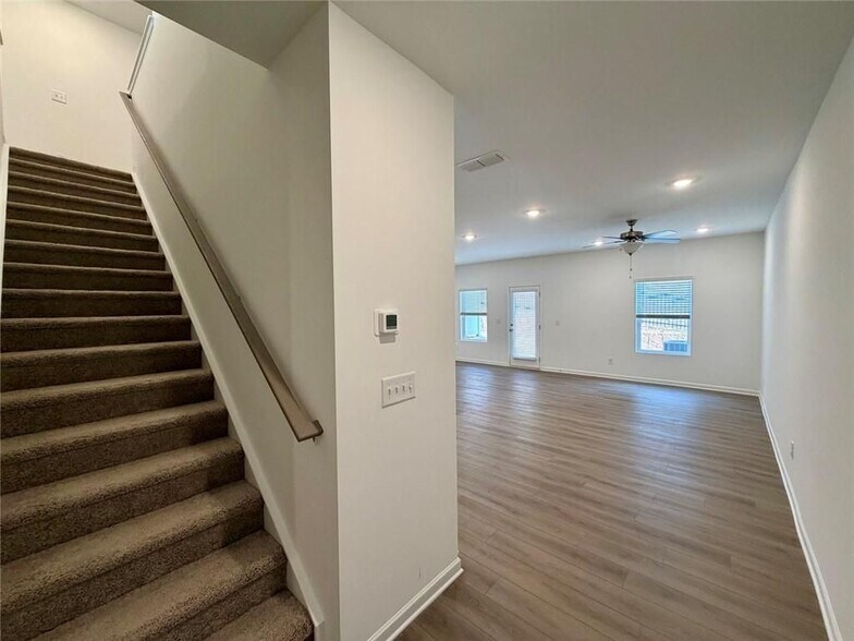 Building Photo - 5333 Frontier Ct