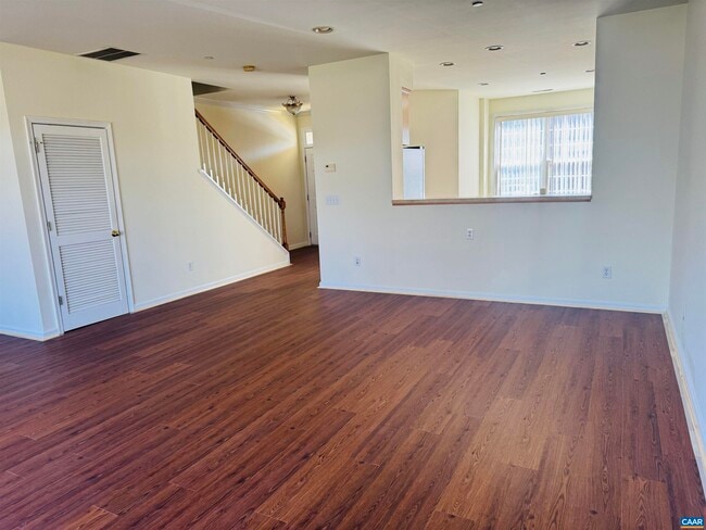 Building Photo - 1012 Somer Chase Ct