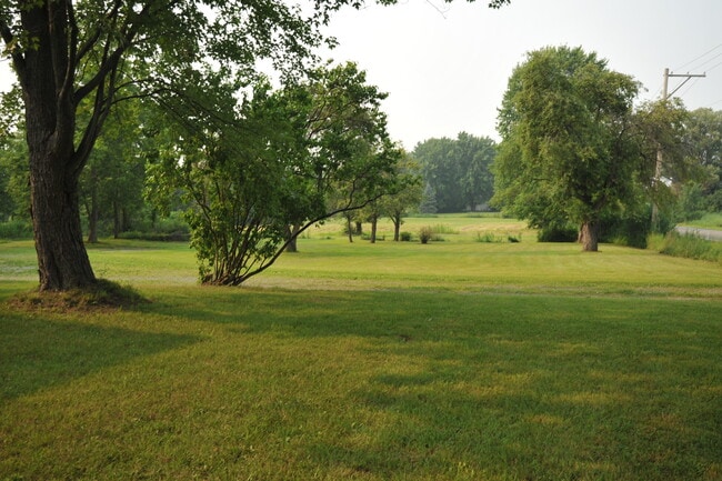 Building Photo - 8071 River Rd