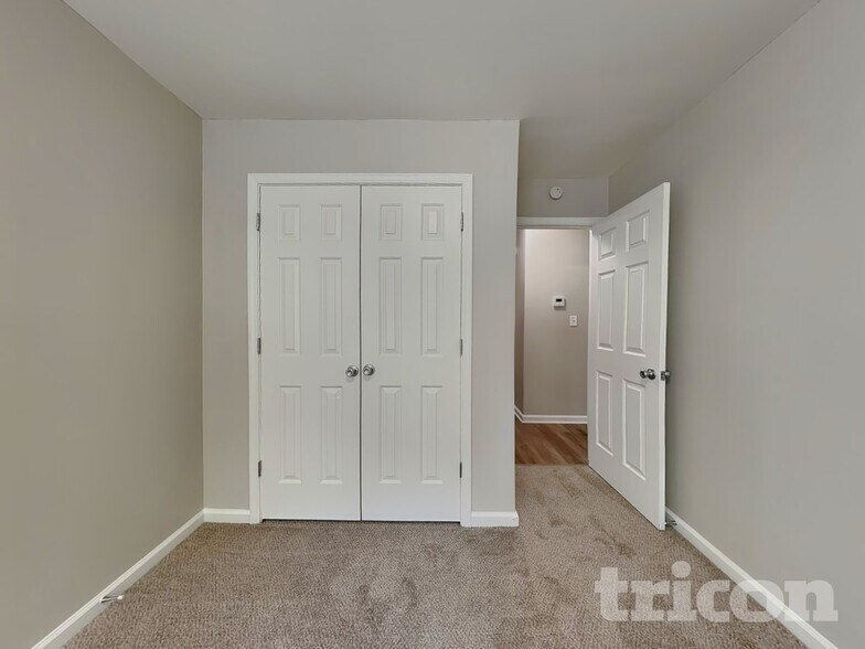 Building Photo - 4864 Sierra Way