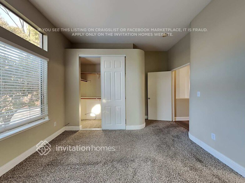 Building Photo - 1633 Northwood Dr