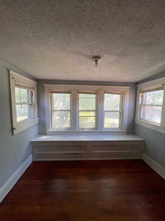 Building Photo - 1415 Neosho St
