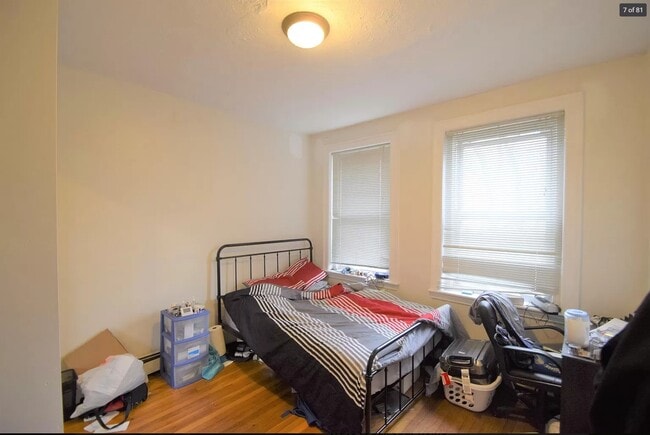 Building Photo - 73 Thatcher St