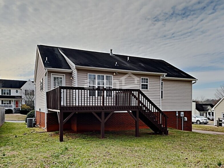 Building Photo - 5525 Bridgegate Dr