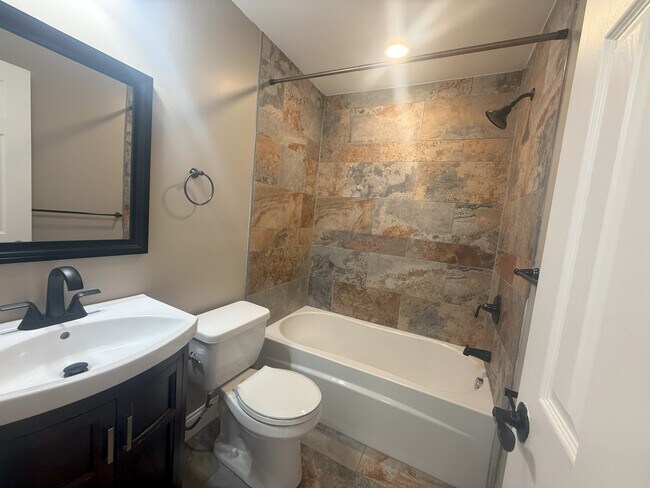 Building Photo - 1430 Simona Dr