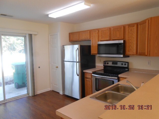 Building Photo - Three bedroom Town House in The Farm at Buckwalter