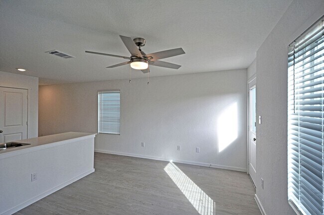 Building Photo - 12127 Floral Blossom