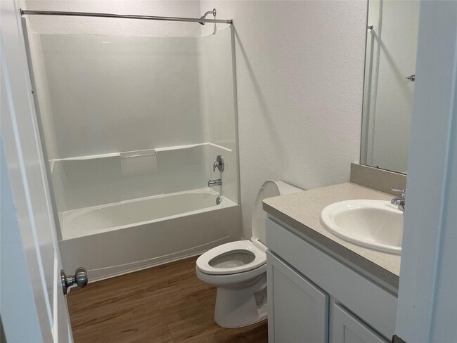 Building Photo - 440 Jewett Meadow Dr