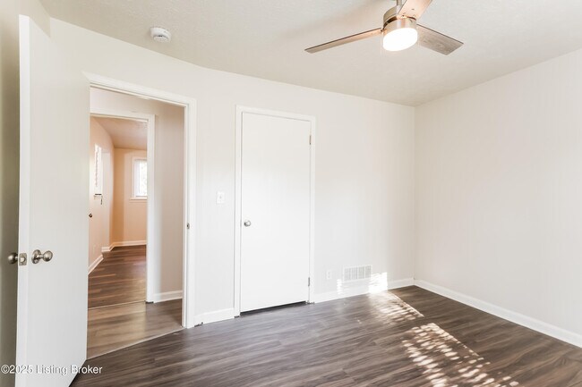 Building Photo - 4214 St Thomas Ave