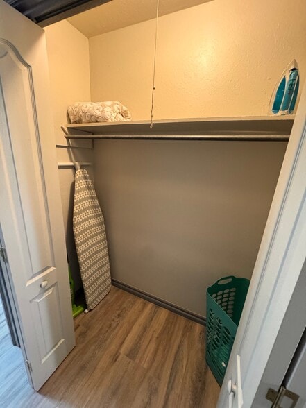 Building Photo - 1207 W Gore Blvd