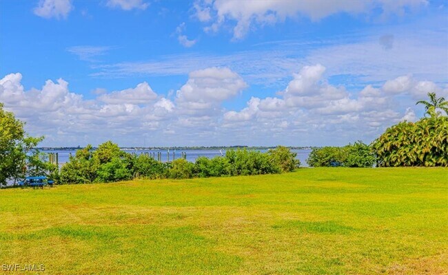 Building Photo - 2885 Palm Beach Blvd