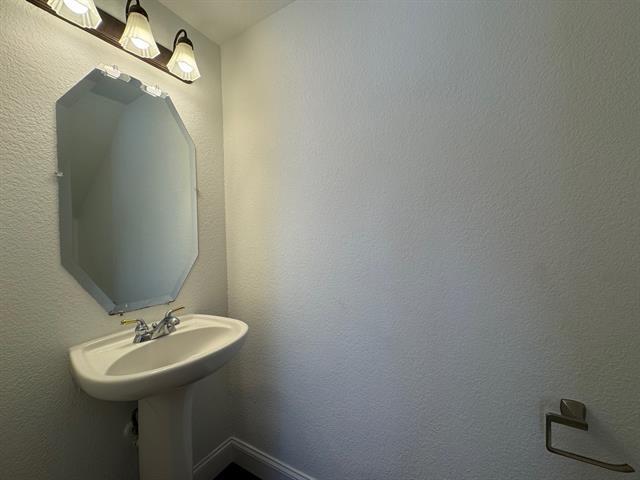 Building Photo - 3780 Navarro Way