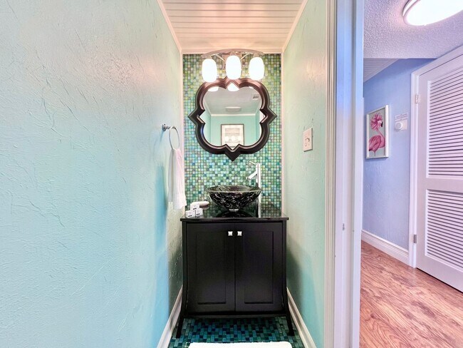 Building Photo - Beautiful 2 Bedroom Townhome in NSB with p...