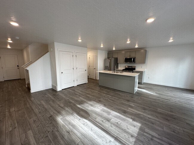 Building Photo - 287 Pier Ln