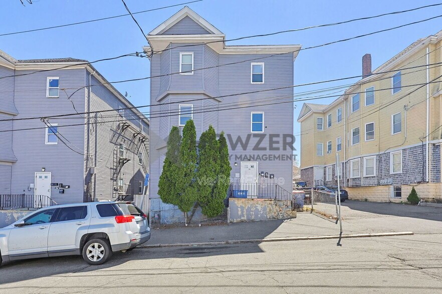 Building Photo - 116 Clark St