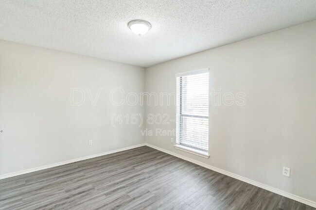 Building Photo - 2804 Red River St