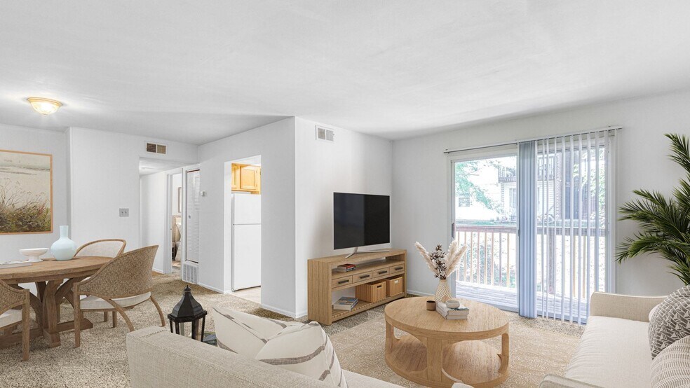 Building Photo - The Everett