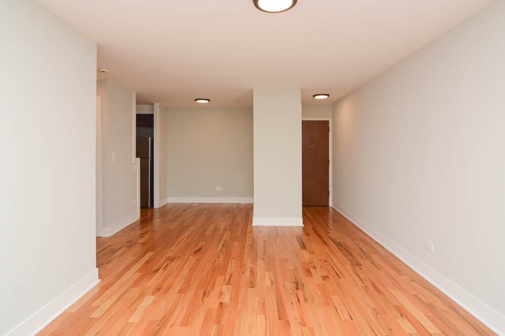 Building Photo - 701 Elm Pl