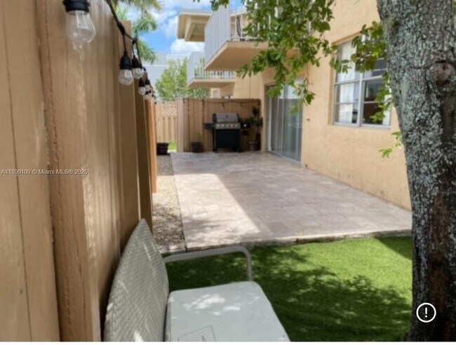 Building Photo - 4240 NW 79th Ave