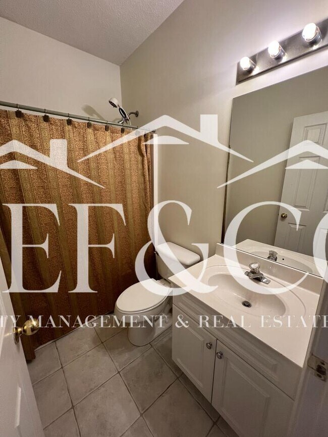 Building Photo - Spacious 3-Bedroom, 2-Bathroom Home in Rock Springs Community