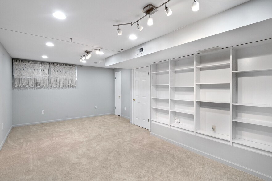 Building Photo - 4303 Laclede Ave