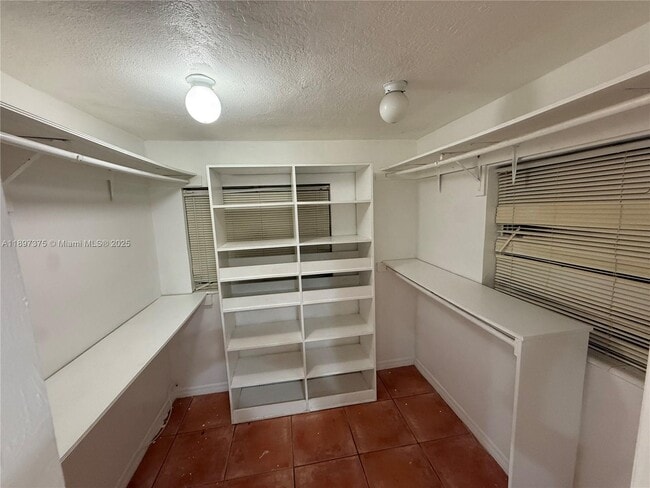 Building Photo - 10865 Gibson Dr