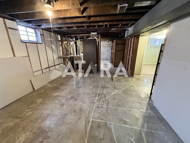 Building Photo - 2959 S 600 E