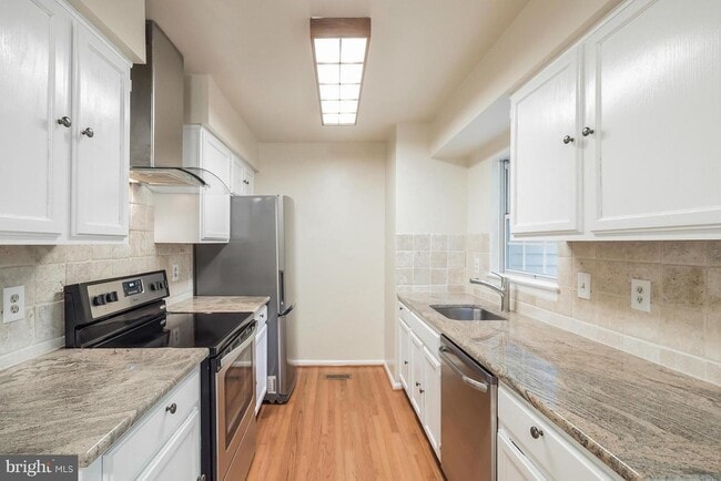 Building Photo - 13831 Grey Colt Dr